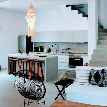 Villa Naousa *